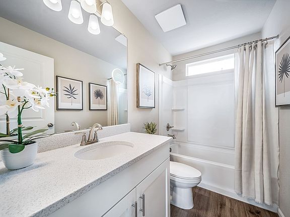 Rand guest bathroom