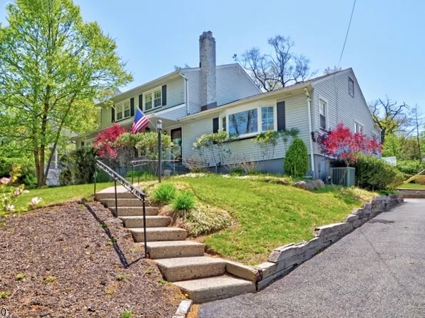 96 Lessing Rd, West Orange Twp., NJ 07052