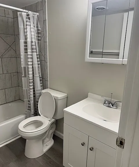 1004 W McBean St #B — Photo 6