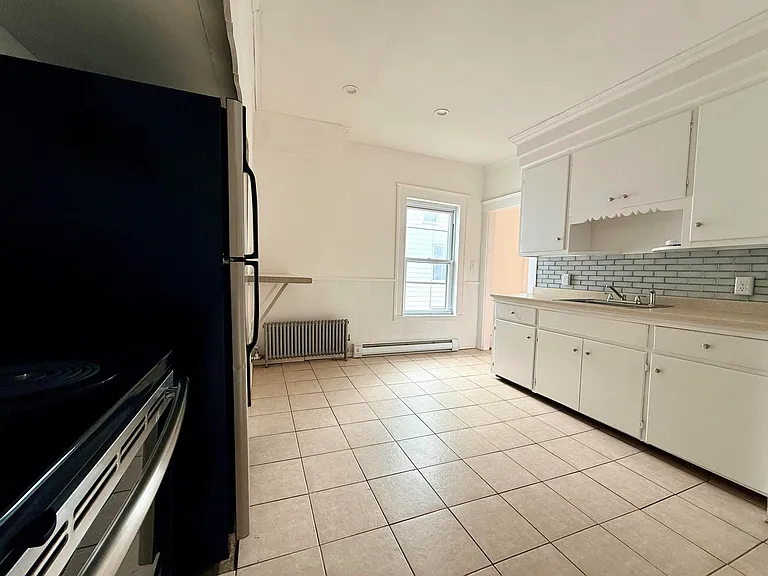 28 Brook St #2 — Photo 7