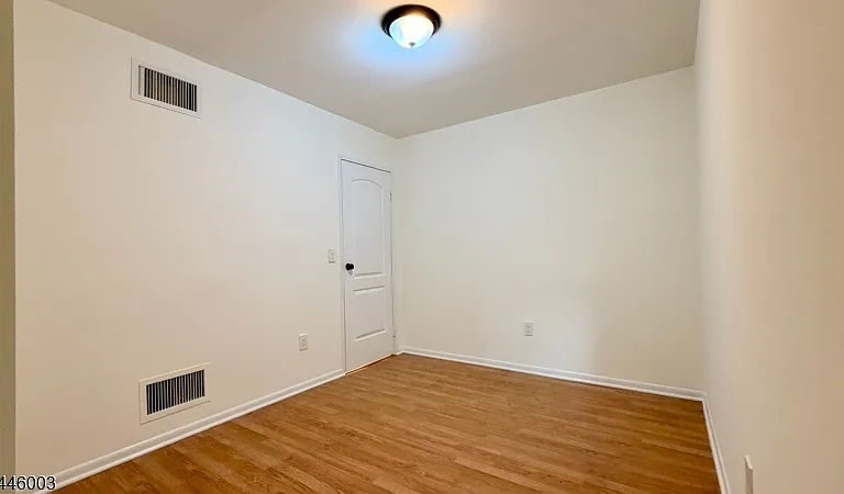 90 E Blackwell St #A — Photo 11