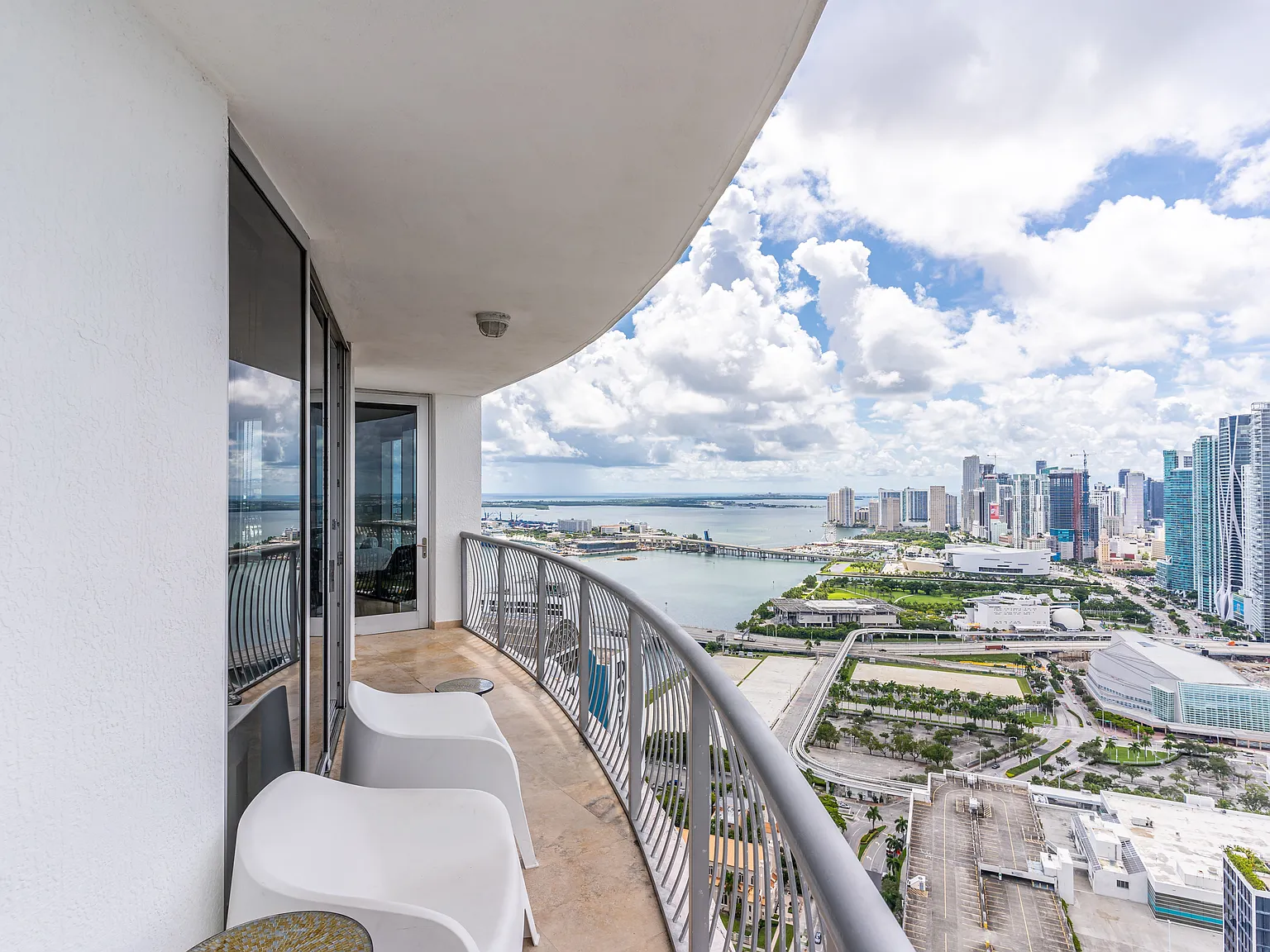 2 bed, 1098 sqft, $4,600 — Photo 3