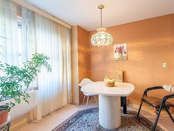 5th image of 2915 W 5th St APT 3A
