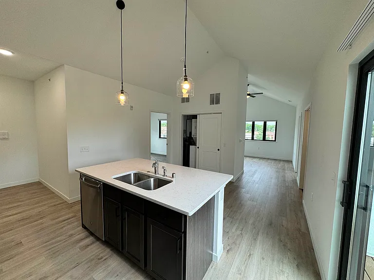 5411 Bashford St #203 — Photo 8
