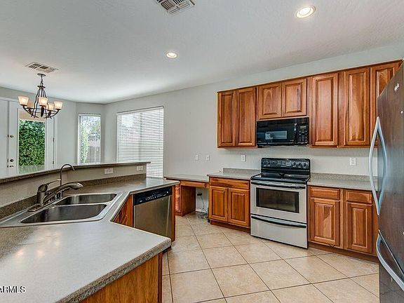 4th image of 3911 S Marion Way