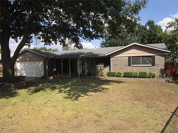 2nd image of 4741 Forest Wood Dr