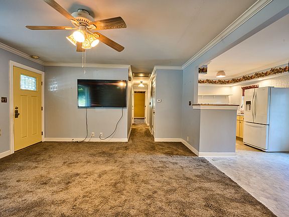 5th image of 1425 Hulmes Dr