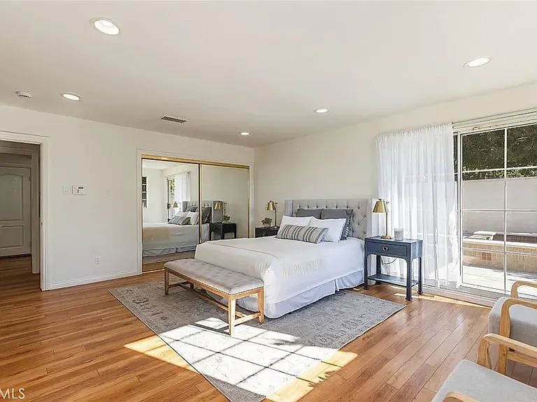 4926 Crown Ave — Photo 13