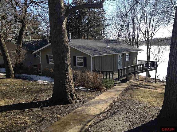2nd image of 46511 Evergreen Ln