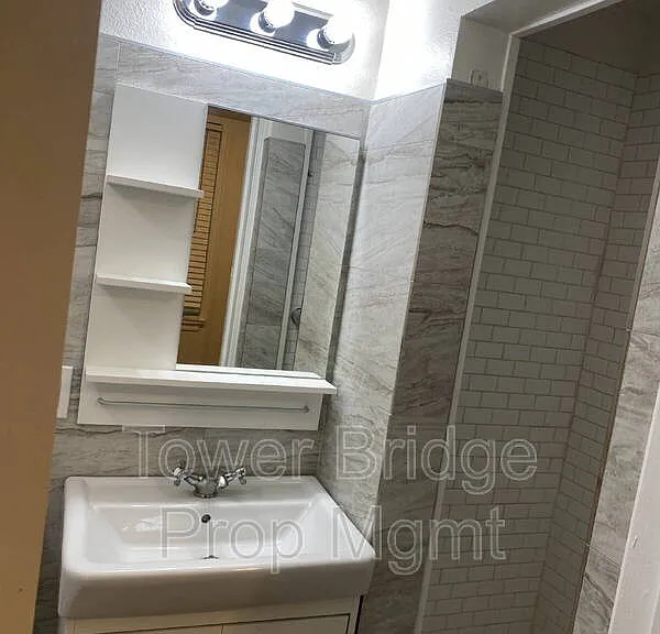 716 14th St #B — Photo 15