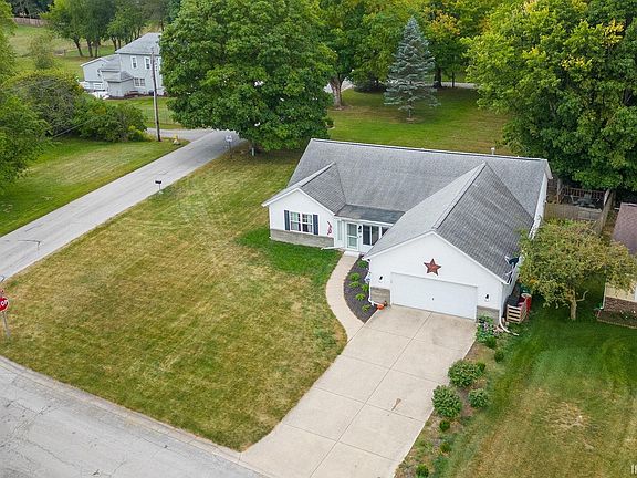 3rd image of 301 N Maude Dr W