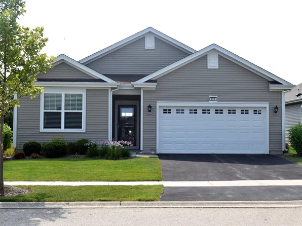 821 Americana Ave, Hampshire, IL 60140