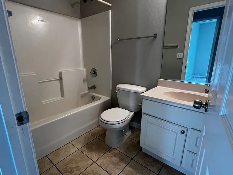 764 Shady St — Photo 16