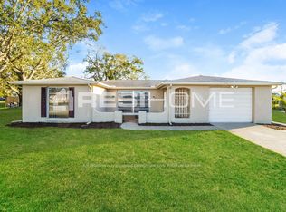 9845 Lake Chrise Ln, Port Richey, FL 34668