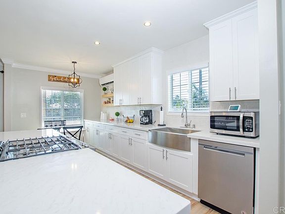 3rd image of 5831 Clay Ave