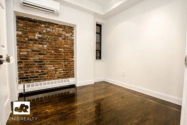 Rented by Jonis Realty | media 26