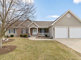 305 Eagles Landing Pkwy, Cameron, MO 64429