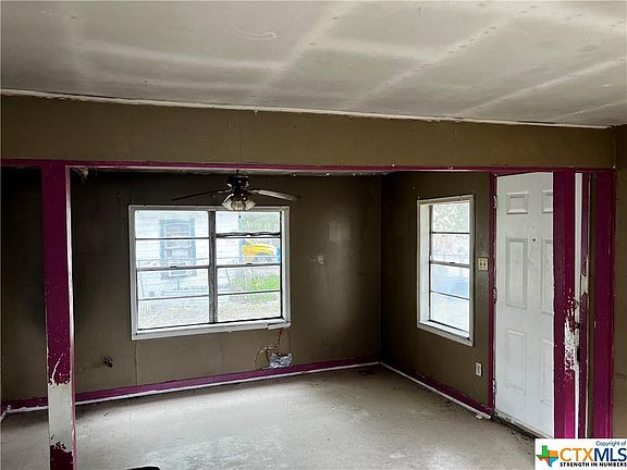 4th image of 1644 N Camp St