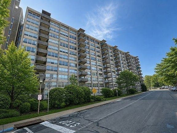 2nd image of 1001 City Ave Unit Ec404