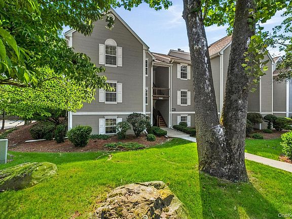 3rd image of 1002 Washington Green #AG2