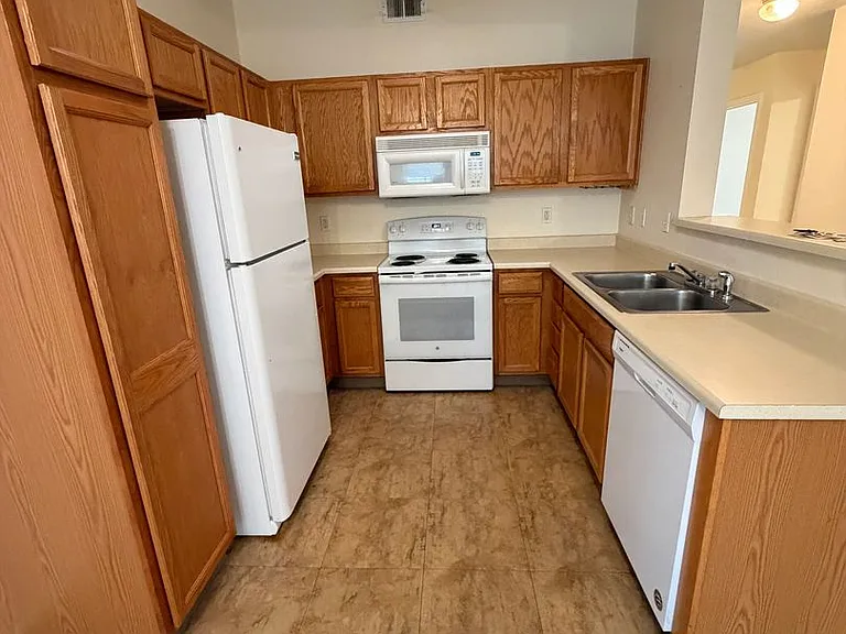 3002 W Elizabeth St #22C — Photo 5