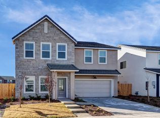 915 Blue Oak Ln W, Madera, CA 93636