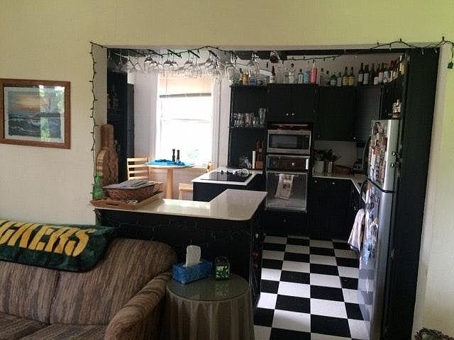 entry to kitchen from living room