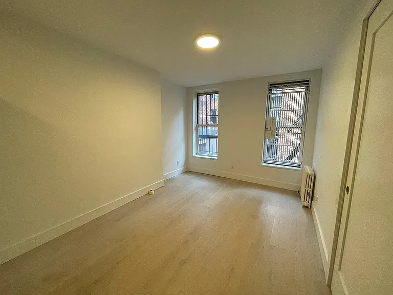 334 E 9th St #7 — Photo 7