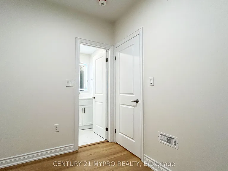 19 William Crawley Way — Photo 26
