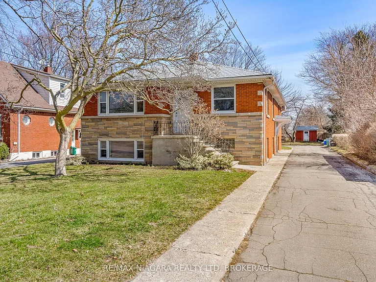 136 Haig St #1 — Photo 1