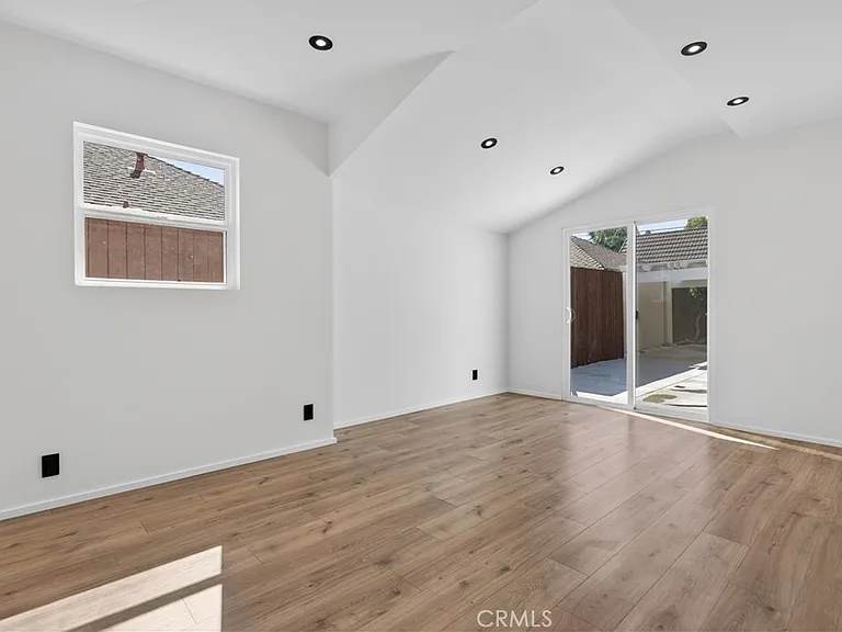 1713 W Alameda Ave — Photo 31