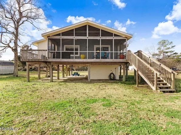 197 S River Drive, Beaufort, NC 28516
