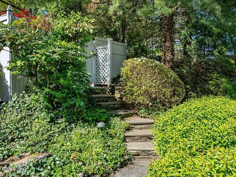 51 Glen Rd — Photo 15