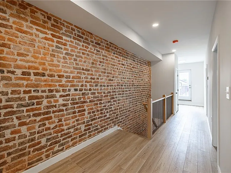 111 S Stafford Ave #B-2 — Photo 10