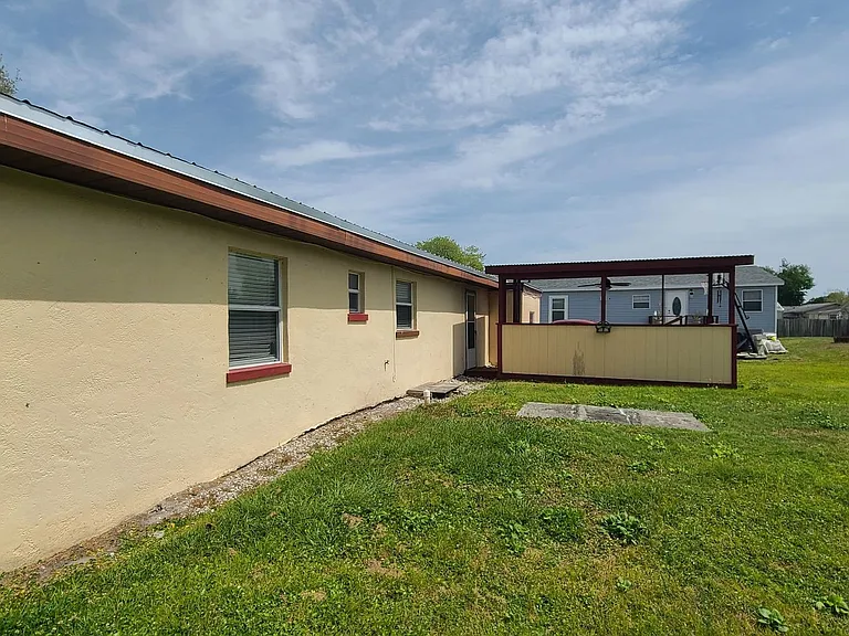 720 W Tropicana Ct — Photo 16