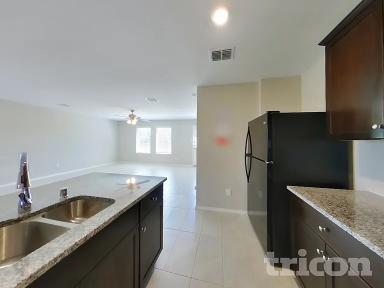 1740 Claireborne Ct — Photo 7
