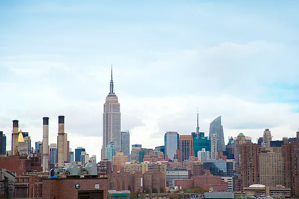 Sold by aptsandlofts.com | media 12