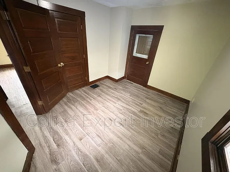 1353 Huestis Ave — Photo 6