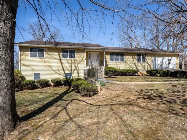 3090 Twin Oaks Dr, Harrisonburg, VA 22802