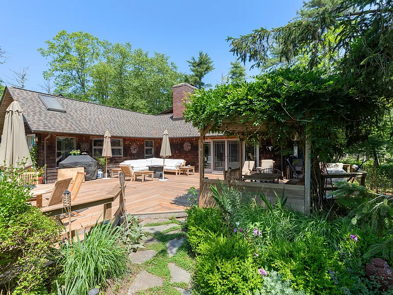 38 Swamp Rd — Photo 2