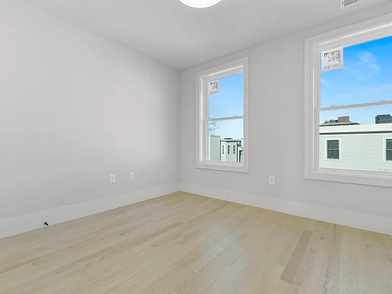 183 Maverick St #3 — Photo 7