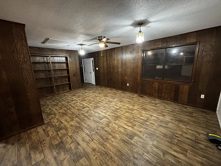 707 Louise St — Photo 13