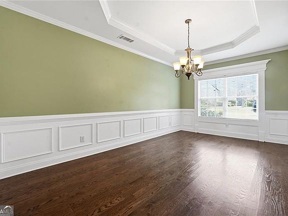 4th image of 2599 Saint Paul Dr SW