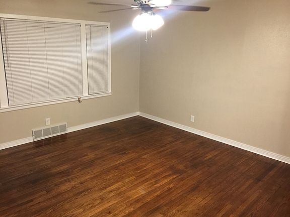 2nd image of 1207 E Llano Dr