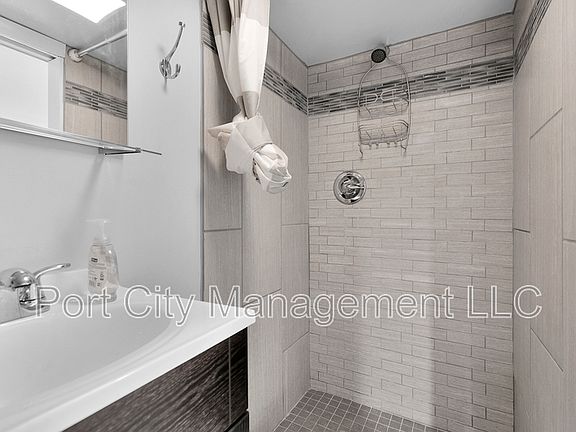 5th image of 2925 Fait Ave #1