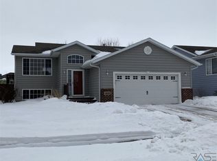 4833 S Samantha Dr, Sioux Falls, SD 57106