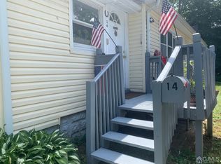 14 Roosevelt Ave, Laurence Harbor, NJ 08879