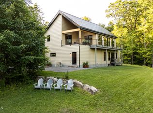 51 Meadow Ln, Hannacroix, NY 12087