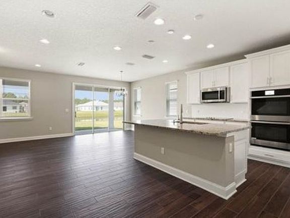 3rd image of 398 Aventurine Ave