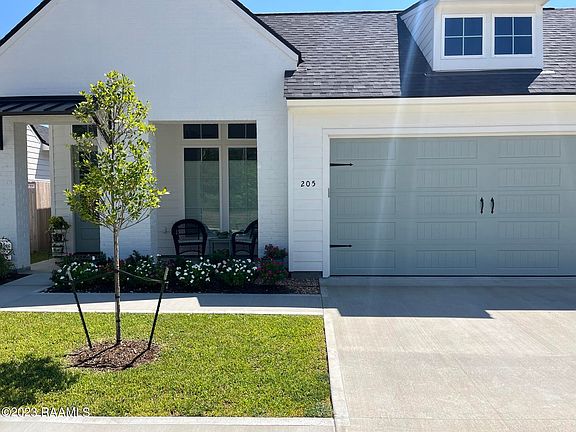 3rd image of 205 Jagged Grove Ln